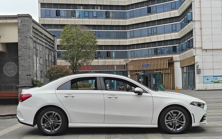 Mercedes-Benz A-Класс, 2022 год, 1 820 000 рублей, 4 фотография