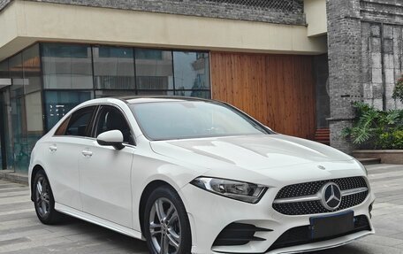 Mercedes-Benz A-Класс, 2022 год, 1 820 000 рублей, 3 фотография