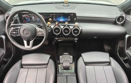 Mercedes-Benz A-Класс, 2022 год, 1 820 000 рублей, 10 фотография