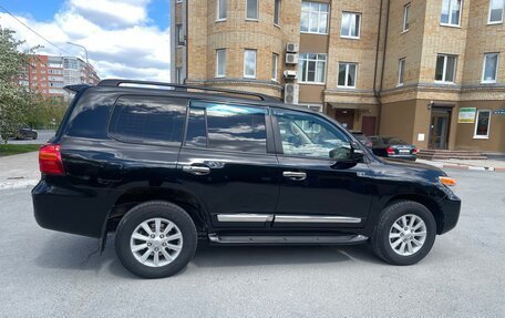 Toyota Land Cruiser 200, 2014 год, 5 300 000 рублей, 2 фотография