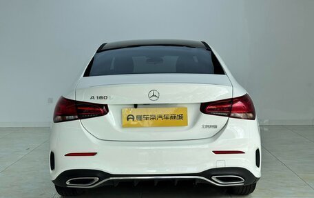 Mercedes-Benz A-Класс, 2022 год, 1 850 000 рублей, 5 фотография