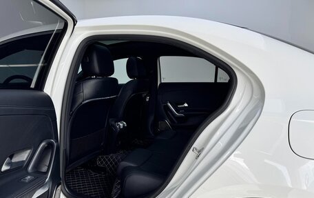 Mercedes-Benz A-Класс, 2022 год, 1 850 000 рублей, 10 фотография