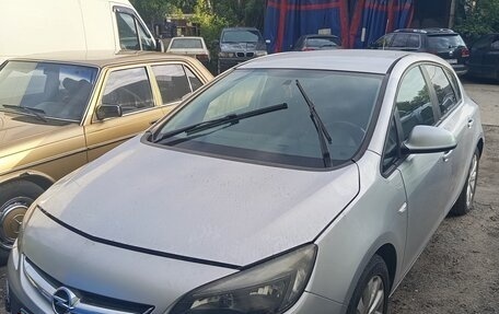 Opel Astra J, 2012 год, 400 000 рублей, 1 фотография