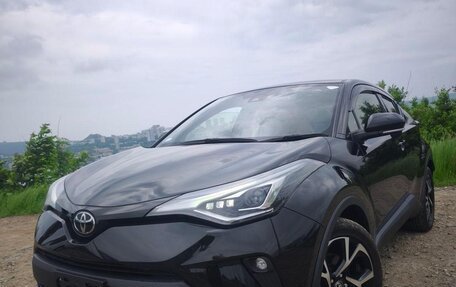 Toyota C-HR I рестайлинг, 2022 год, 2 350 000 рублей, 3 фотография