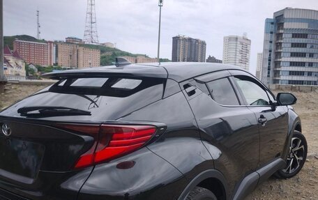 Toyota C-HR I рестайлинг, 2022 год, 2 350 000 рублей, 5 фотография