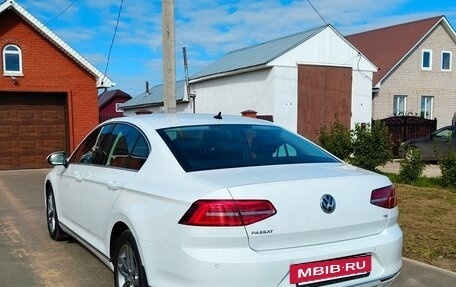 Volkswagen Passat B8 рестайлинг, 2017 год, 2 500 000 рублей, 3 фотография