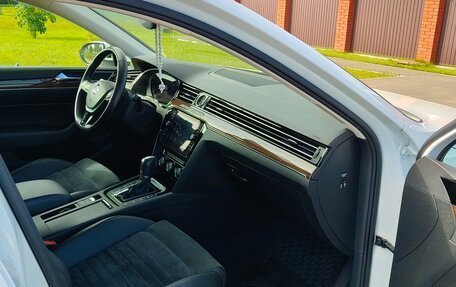 Volkswagen Passat B8 рестайлинг, 2017 год, 2 500 000 рублей, 9 фотография