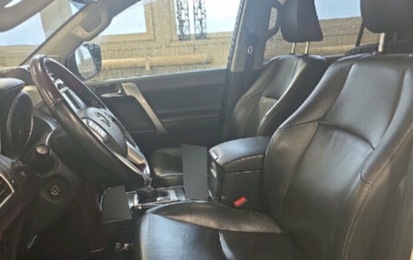 Toyota Land Cruiser Prado 150 рестайлинг 2, 2015 год, 3 540 000 рублей, 9 фотография