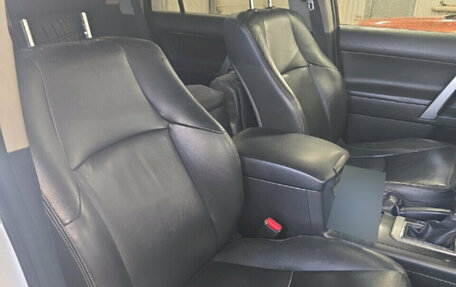 Toyota Land Cruiser Prado 150 рестайлинг 2, 2015 год, 3 540 000 рублей, 10 фотография