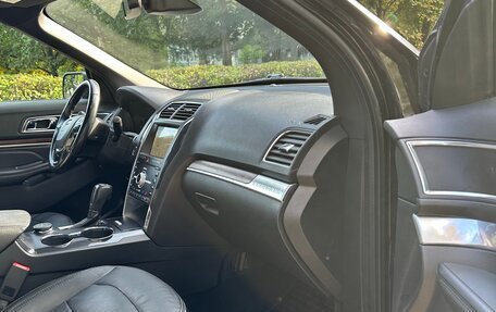 Ford Explorer VI, 2018 год, 2 850 000 рублей, 19 фотография