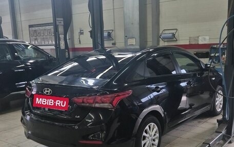 Hyundai Solaris II рестайлинг, 2017 год, 1 190 000 рублей, 2 фотография