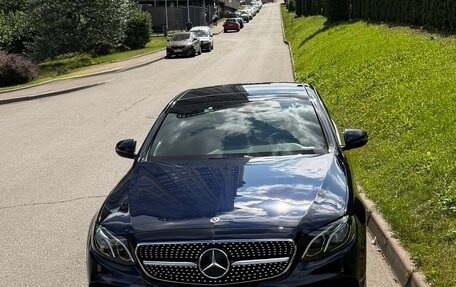 Mercedes-Benz E-Класс, 2017 год, 3 300 000 рублей, 3 фотография