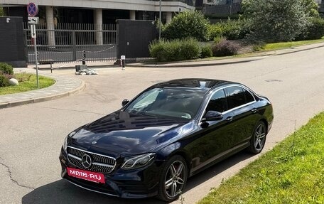 Mercedes-Benz E-Класс, 2017 год, 3 300 000 рублей, 2 фотография