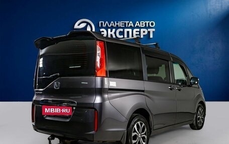 Honda Stepwgn IV, 2016 год, 1 850 000 рублей, 4 фотография
