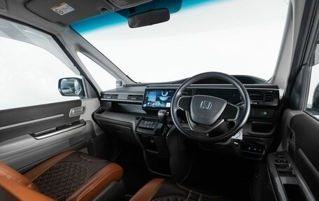Honda Stepwgn IV, 2016 год, 1 850 000 рублей, 8 фотография