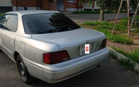 Toyota Vista, 1983 год, 250 000 рублей, 4 фотография