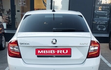 Skoda Rapid I, 2018 год, 1 050 000 рублей, 5 фотография