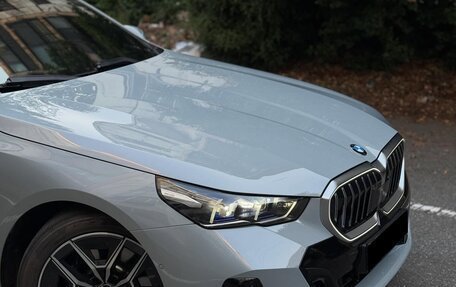 BMW 5 серия, 2024 год, 6 940 000 рублей, 4 фотография