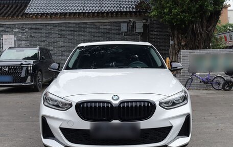 BMW 1 серия, 2022 год, 2 200 000 рублей, 2 фотография