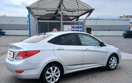 Hyundai Solaris II рестайлинг, 2011 год, 599 000 рублей, 8 фотография