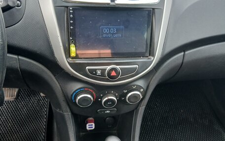 Hyundai Solaris II рестайлинг, 2011 год, 599 000 рублей, 19 фотография