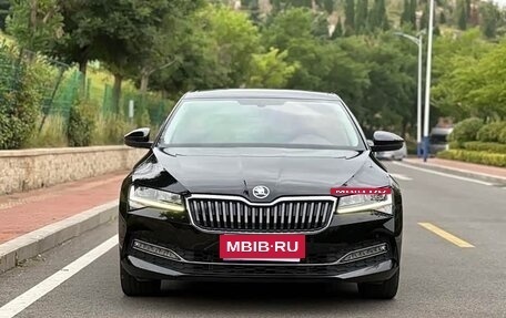 Skoda Superb III рестайлинг, 2023 год, 2 480 000 рублей, 2 фотография