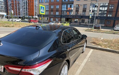 Toyota Camry, 2018 год, 2 550 000 рублей, 4 фотография