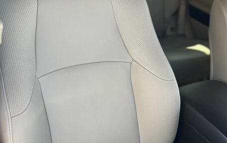 Toyota Land Cruiser Prado 150 рестайлинг 2, 2011 год, 2 850 000 рублей, 13 фотография
