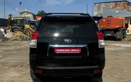 Toyota Land Cruiser Prado 150 рестайлинг 2, 2011 год, 2 850 000 рублей, 6 фотография