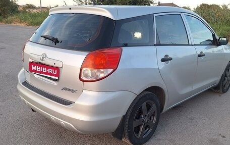 Toyota Matrix, 2002 год, 700 000 рублей, 5 фотография