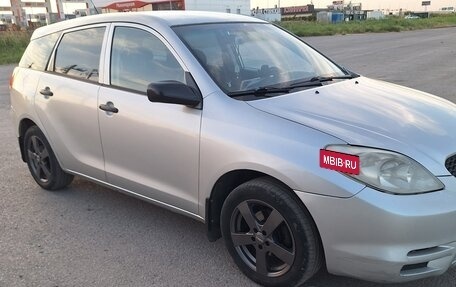 Toyota Matrix, 2002 год, 700 000 рублей, 2 фотография