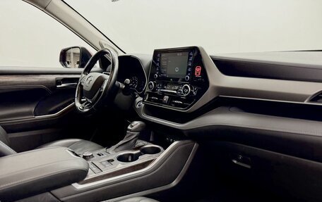 Toyota Highlander, 2021 год, 4 999 000 рублей, 12 фотография