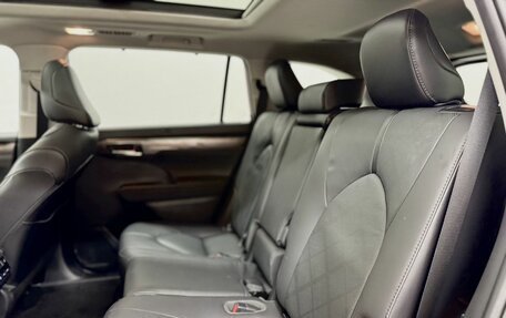 Toyota Highlander, 2021 год, 4 999 000 рублей, 13 фотография