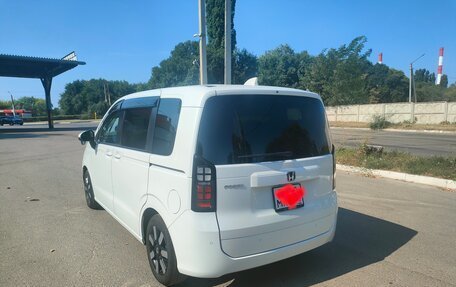 Honda Freed, 2024 год, 1 950 000 рублей, 4 фотография