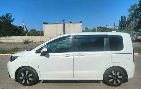Honda Freed, 2024 год, 1 950 000 рублей, 5 фотография