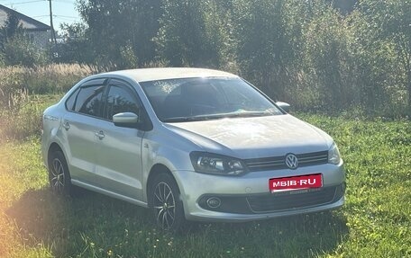 Volkswagen Polo VI (EU Market), 2012 год, 700 000 рублей, 1 фотография