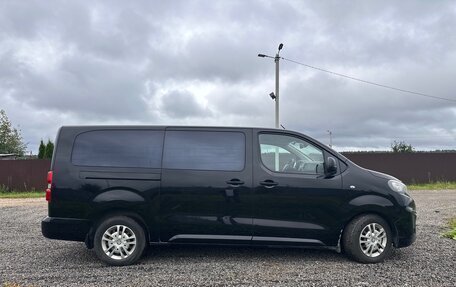 Peugeot Traveller I, 2019 год, 2 300 000 рублей, 8 фотография