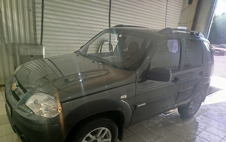 Chevrolet Niva I рестайлинг, 2012 год, 630 000 рублей, 3 фотография