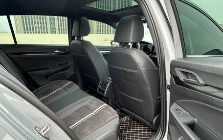 Volkswagen Golf VIII, 2023 год, 2 150 000 рублей, 26 фотография