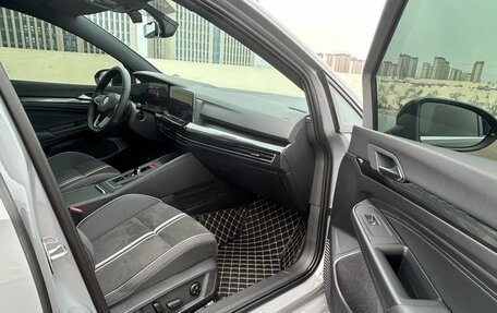 Volkswagen Golf VIII, 2023 год, 2 150 000 рублей, 28 фотография
