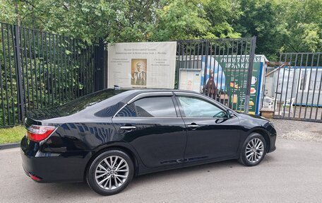 Toyota Camry, 2017 год, 1 870 000 рублей, 3 фотография