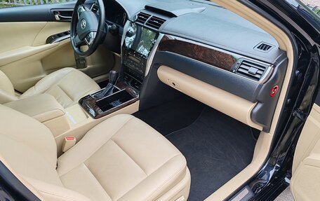 Toyota Camry, 2017 год, 1 870 000 рублей, 11 фотография