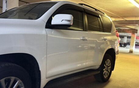 Toyota Land Cruiser Prado 150 рестайлинг 2, 2014 год, 3 750 000 рублей, 12 фотография