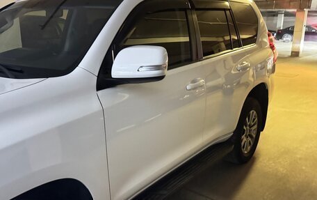 Toyota Land Cruiser Prado 150 рестайлинг 2, 2014 год, 3 750 000 рублей, 31 фотография