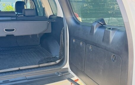Toyota Land Cruiser Prado 150 рестайлинг 2, 2014 год, 3 750 000 рублей, 21 фотография