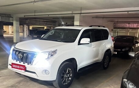 Toyota Land Cruiser Prado 150 рестайлинг 2, 2014 год, 3 750 000 рублей, 34 фотография