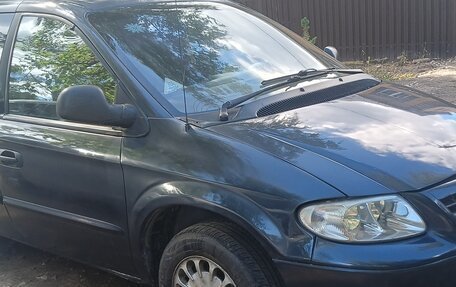 Chrysler Voyager IV, 2002 год, 550 000 рублей, 2 фотография