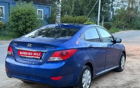 Hyundai Solaris II рестайлинг, 2011 год, 320 000 рублей, 2 фотография