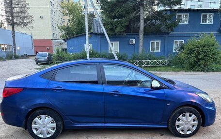 Hyundai Solaris II рестайлинг, 2011 год, 320 000 рублей, 3 фотография