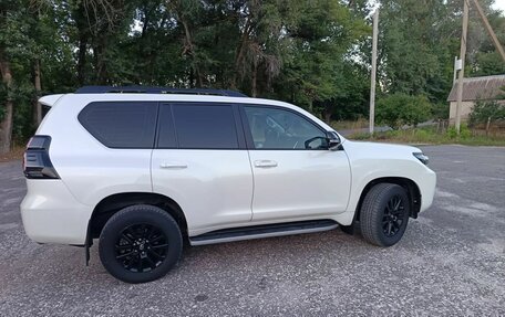 Toyota Land Cruiser Prado 150 рестайлинг 2, 2021 год, 6 450 000 рублей, 2 фотография